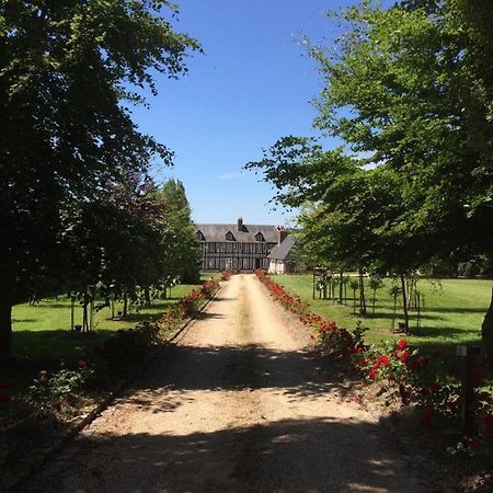 La Gloriette Gite Situe Dans La Propriete Dun Magnifique Manoir Vatteville Exterior photo