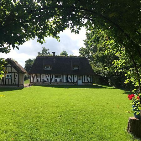 La Gloriette Gite Situe Dans La Propriete Dun Magnifique Manoir Vatteville Exterior photo