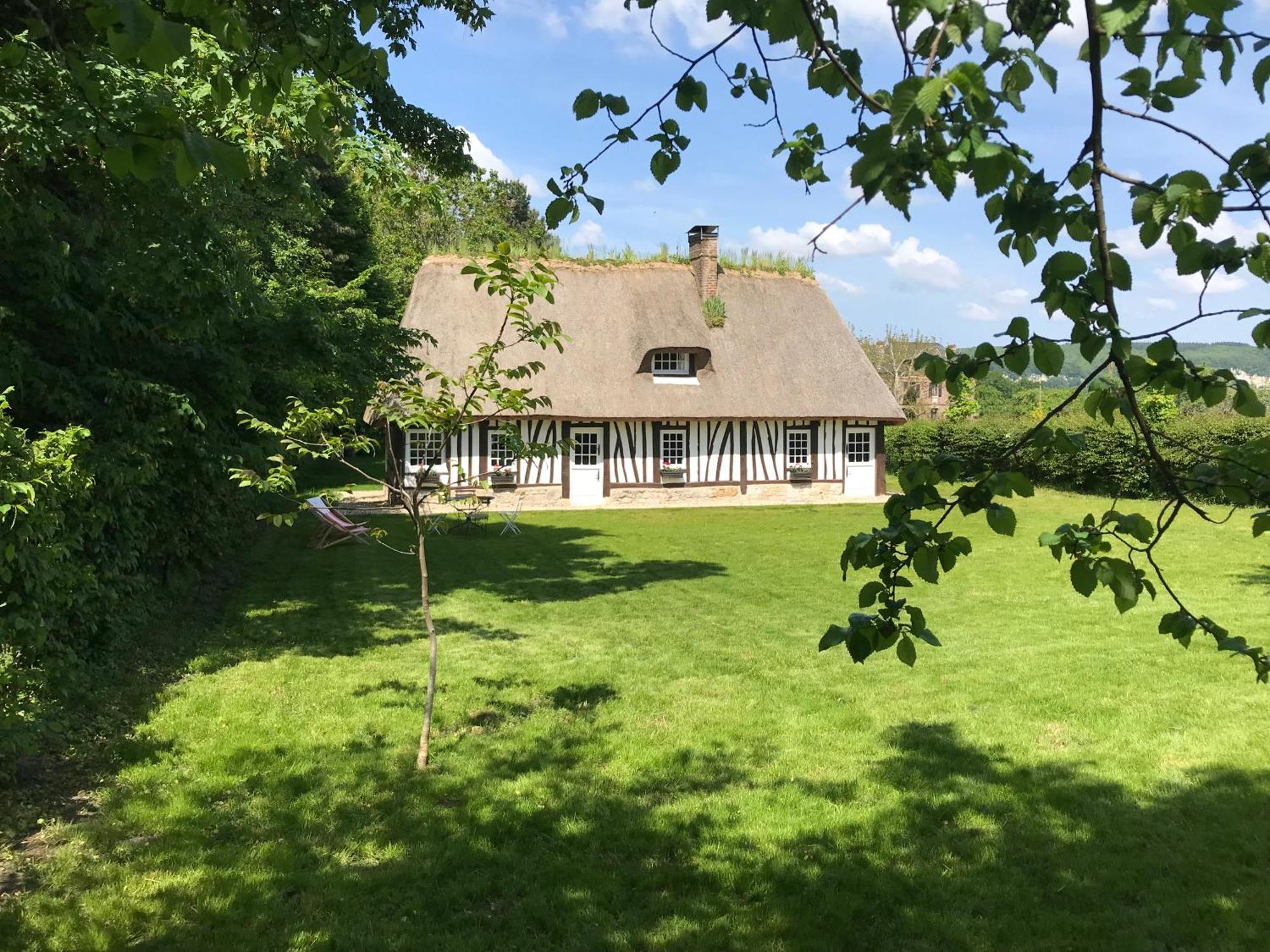 La Gloriette Gite Situe Dans La Propriete Dun Magnifique Manoir Vatteville Exterior photo
